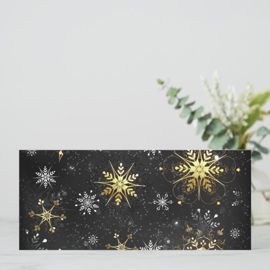 Goldene Schneeflocken auf schwarzem Hintergrund Karte (Stehend Vorderseite)