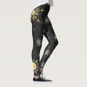 Goldene Schneeflocken auf schwarzem Hintergrund Leggings (Rechts)