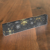 Goldene Schneeflocken auf schwarzem Hintergrund Namensplakette (Seite)