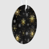 Goldene Schneeflocken auf schwarzem Hintergrund Ornament (Vorderseite)