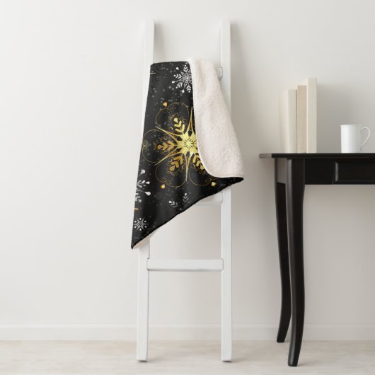 Goldene Schneeflocken auf schwarzem Hintergrund Sherpadecke (Beispiel)