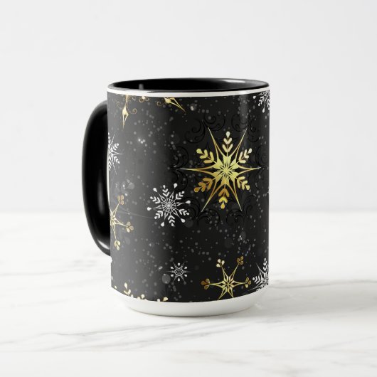 Goldene Schneeflocken auf schwarzem Hintergrund Tasse (Vorderseite Links)