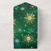 Goldene Schneeflocken im grünen Hintergrund All In One Einladung (Außenbereich)