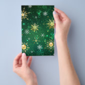 Goldene Schneeflocken im grünen Hintergrund Flyer (Handgriff)