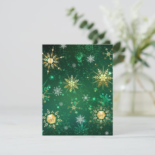 Goldene Schneeflocken im grünen Hintergrund Karte (Stehend Vorderseite)