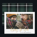 Goldene Schrift für grünes Tartan-Foto Feiertagskarte<br><div class="desc">Goldene Schrift für eine stilvolle Urlaubskarte mit grünem Tartan Backer Design. Platz für Single Foto.</div>