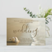 Goldene Seashell Beach Einladung zur Hochzeit (Stehend Vorderseite)