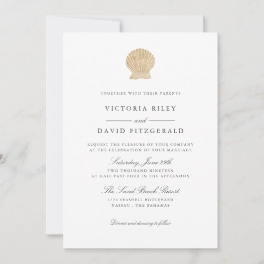 Goldene Seashell Hochzeit am Meer Einladung (Vorderseite)
