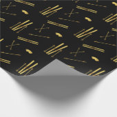 Goldene Skier und Polen | Retro Ski Pattern Schwar Geschenkpapier (Ecke)