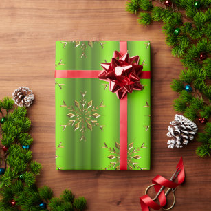 Goldene Snowflake-Stars zu grünen Weihnachten Geschenkpapier