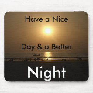 Goldene Sommer-Sonnenuntergangsreflexion am Strand Mousepad