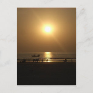 Goldene Sommer-Sonnenuntergangsreflexion am Strand Postkarte