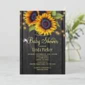 Goldene Sonnenblumen rustikale Stallenholz Babydus Einladung (Stehend Vorderseite)