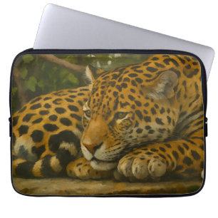 Goldene Stille - ruhender Leopard in Foliage Laptopschutzhülle