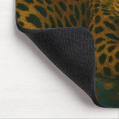 Goldene Stille - ruhender Leopard in Foliage Mousepad (Ecke)