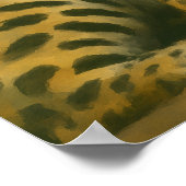 Goldene Stille - ruhender Leopard in Foliage Poster (Ecke)