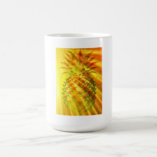 Goldene Strahlen durch eine große Ananas Kaffeetasse (Mittel)