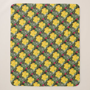 "Goldene Strahlung: Gelbe Hibiskus Blume auf einem Sherpadecke