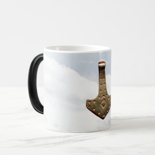 Goldene Thor Hammer Wolken Morphing Tasse (Vorderseite Links)