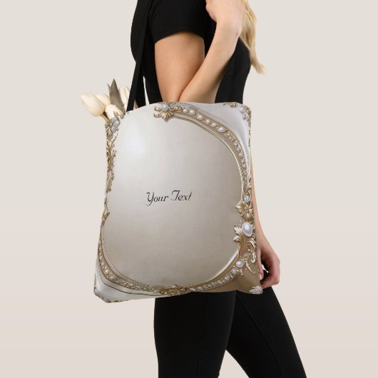 Goldene verzierte Tasche mit Perlen (Von Nahem)