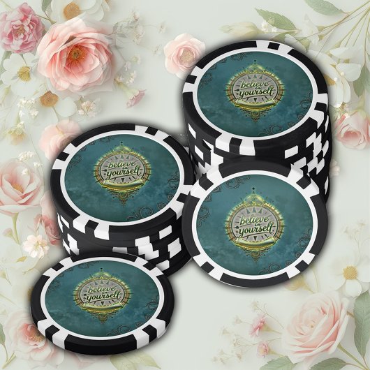 Goldene Wege glauben an sich selbst. Pokerchips