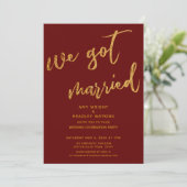 Goldene Wellen Wir Got Verheirateten Burgunder Rot Einladung (Stehend Vorderseite)