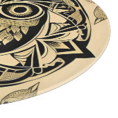 Goldene Zierschale mit dekorativem Design Schneidebrett (Ecke)
