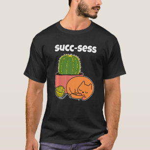 Goldener Ball und schlafende Katze Gärtner Erfolg T-Shirt