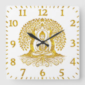 Goldener Buddha-Meditation zwischen Bäumen Quadratische Wanduhr (Vorderseite)