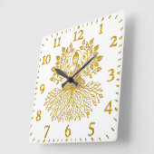 Goldener Buddha, umgeben von Natur. Quadratische Wanduhr (Winkel)