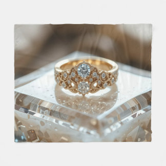 goldener glänzender Diamantring Fleecedecke