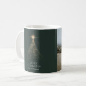 Goldener Glitzer strahlt grün modernes WeihnachtsF Kaffeetasse (Vorderseite Links)