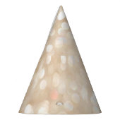 Goldener Glitzer, verschwommenes Weihnachtsgebäck. Partyhütchen (Links)