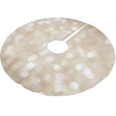 Goldener Glitzer, verschwommenes Weihnachtsgebäck. Polyester Weihnachtsbaumdecke (Schrägansicht)