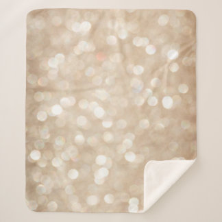 Goldener Glitzer, verschwommenes Weihnachtsgebäck. Sherpadecke