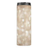 Goldener Glitzer, verschwommenes Weihnachtsgebäck. Thermosbecher (Rückseite)