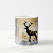 Goldener Hirsch im Winterlichtwald Kaffeetasse (Mittel)