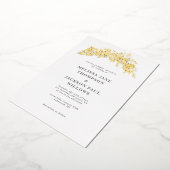 Goldener Kranz elegantes Hochzeitsdesign Folieneinladung (Gedreht)