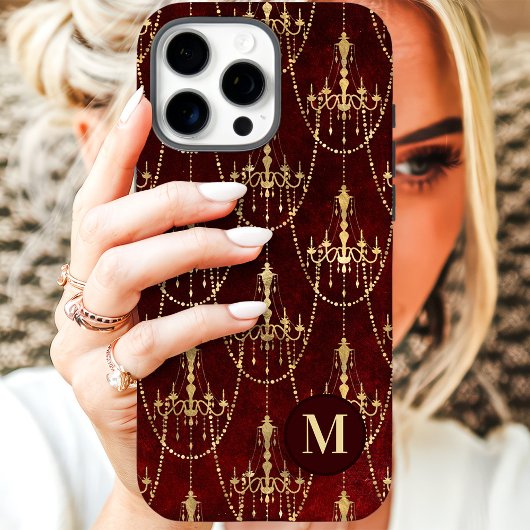 Goldener Kronleuchter mit rotem Monogramm Case-Mate iPhone Hülle