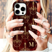 Goldener Kronleuchter mit rotem Monogramm Case-Mate iPhone Hülle