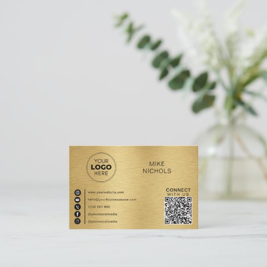 Goldener Metalleffekt QR Code Verbindung mit uns Visitenkarte (Stehend Vorderseite)