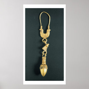 Goldener Ohrring mit tropfenförmigen Anhängern im  Poster