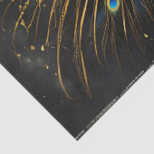 Goldener Pfau mit blauen Federn auf schwarz Seidenpapier (Detail)