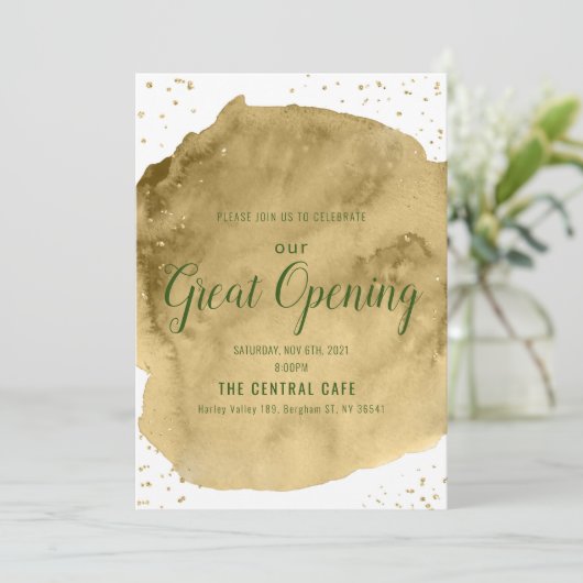 Goldener Pinselstrich auf weißem Öffnen Einladung (Stehend Vorderseite)