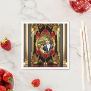 Goldener Rahmen mit rote Rosen, gotisches Foto Serviette