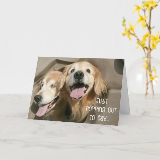 Goldener Retriever, der ausbricht, um zu sagen, du Karte (Gelbe Blume)