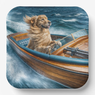Goldener Retriever, der ein altes Holzboot fährt Pappteller