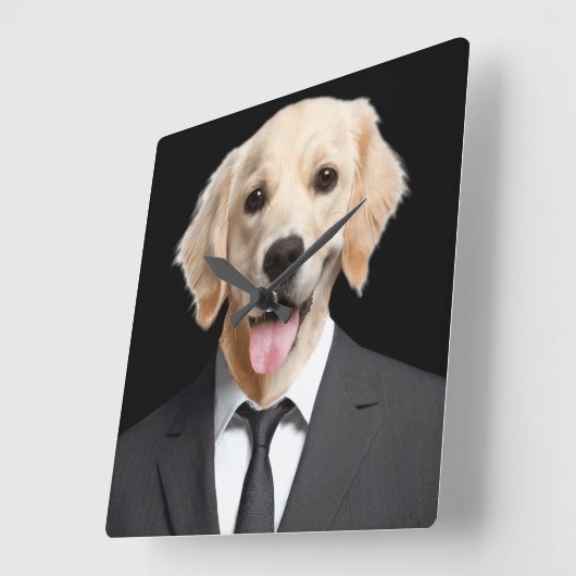Goldener Retriever im Anzug Quadratische Wanduhr (Winkel)