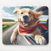 Goldener Retriever im Fenster des Autos Mousepad (Vorne)