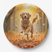 Goldener Retriever im Herbstwald Pappteller (Vorderseite)